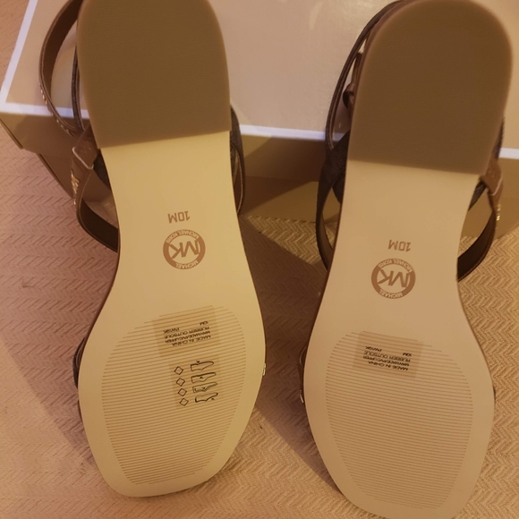 Brand New Michael Kors Tasha Sandals - Picture 4 of 7